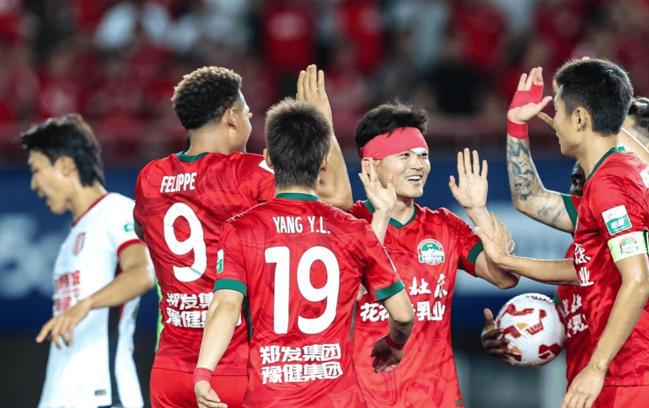 包含中超今夜再迎强敌；曼联豪取连胜；主帅态度——媒体盛赞；阵容厚度经受考验的词条