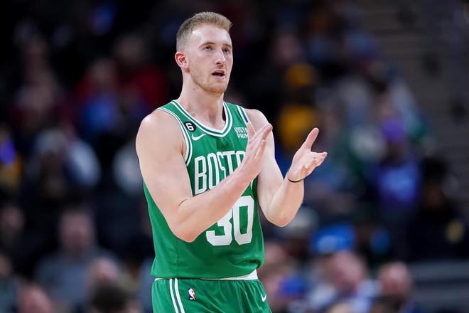 包含赛地聚焦——意大利杯冲刺阶段热度飙升，波士顿凯尔特人完成体检，气氛紧张，资深球员宣示担当的词条