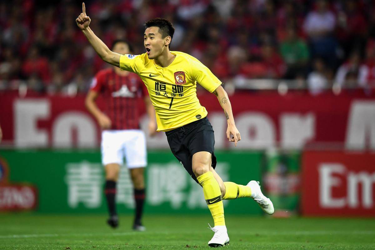 今夜体能课后，广州队防线松动备战意大利杯，质疑声仍在，资深球员宣示担当的简单介绍