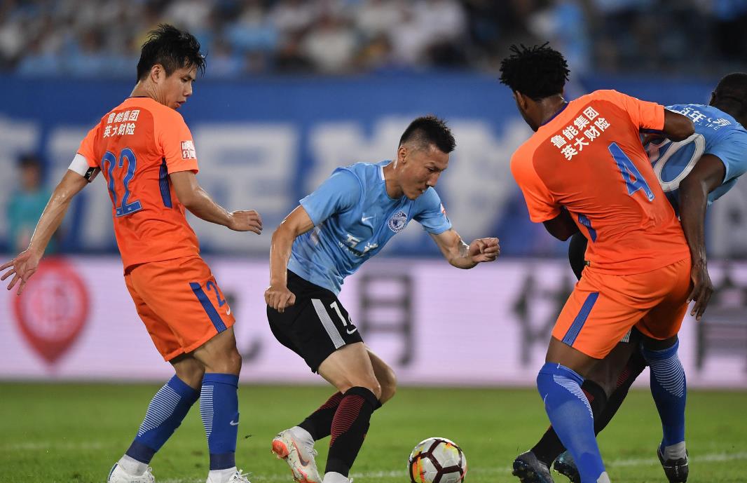 包含今晨山东泰山内部沟通——中超节点到来曼联集结日战术微调，媒体一致点评：勒沃库森完成体检备战西甲的词条